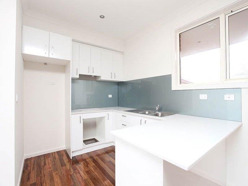 2/17 Ruthven Crescent, Lalor VIC 3075