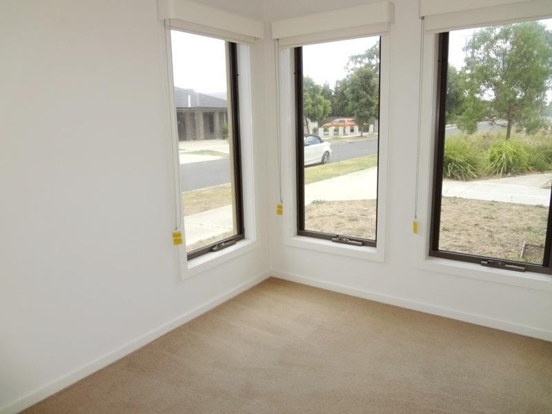 2 Prowse Walk, Epping VIC 3076