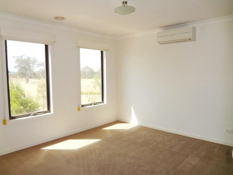 2 Prowse Walk, Epping VIC 3076