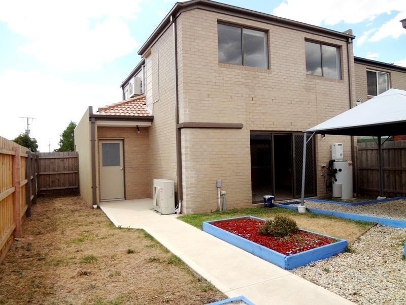 2 Prowse Walk, Epping VIC 3076