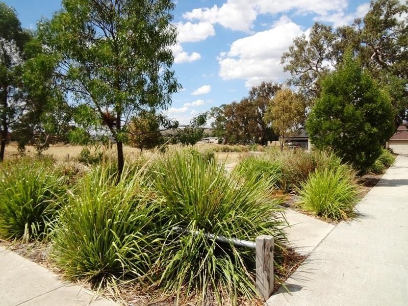 2 Prowse Walk, Epping VIC 3076