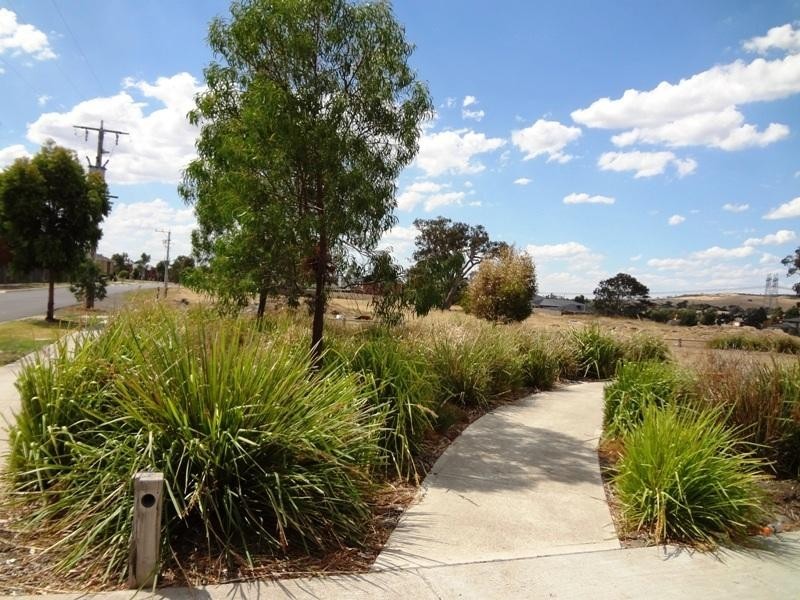 2 Prowse Walk, Epping VIC 3076