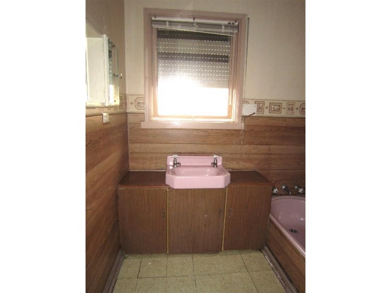 110 Cheddar Road, Reservoir VIC 3073