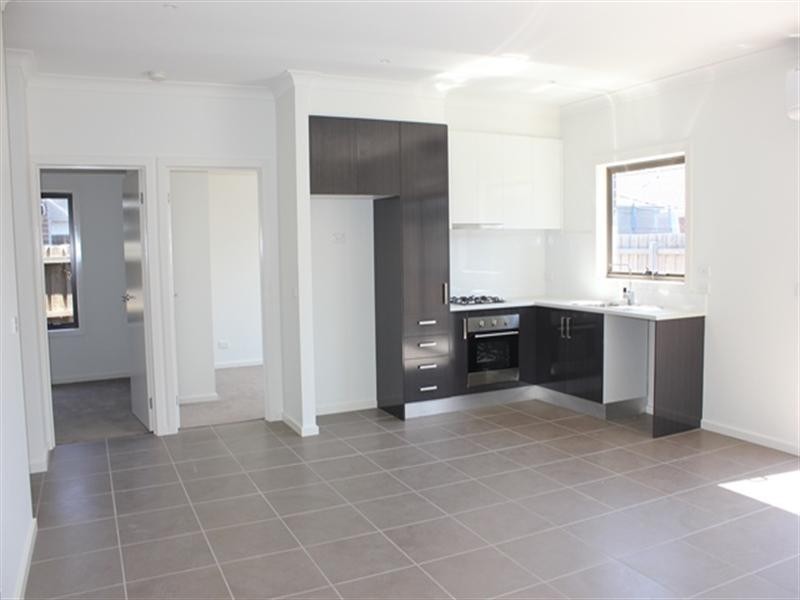 2/8 Mavora Place, South Morang VIC 3752