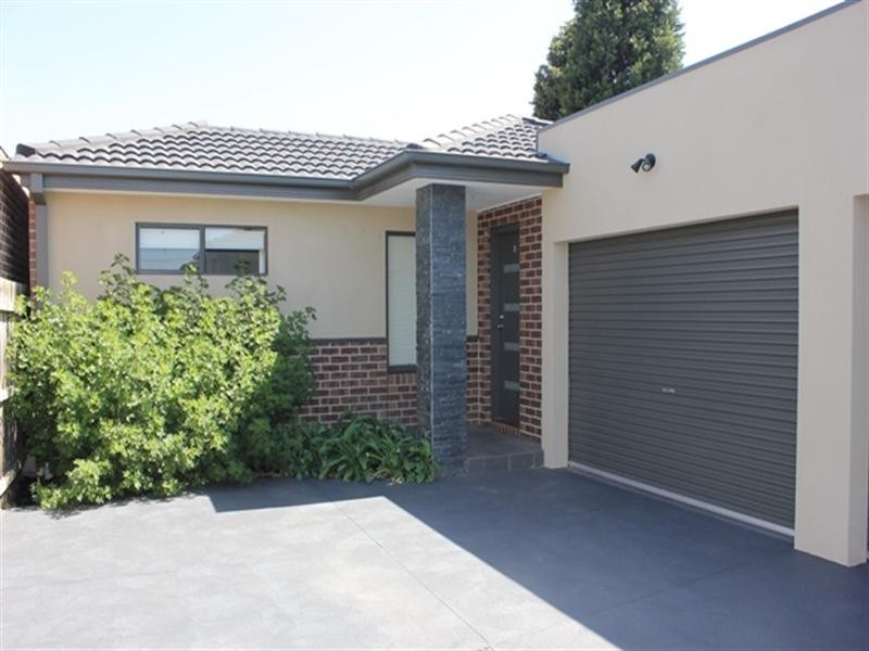 4/13 Edna Street, Thomastown VIC 3074