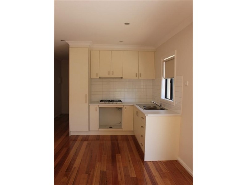 4/13 Edna Street, Thomastown VIC 3074