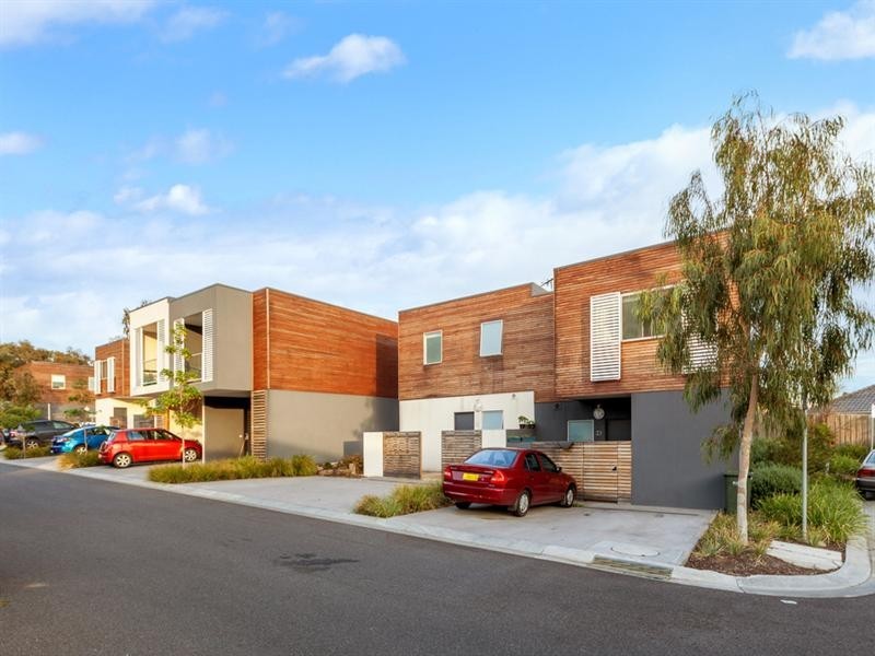 6 Poinsettia Court, Bundoora VIC 3083