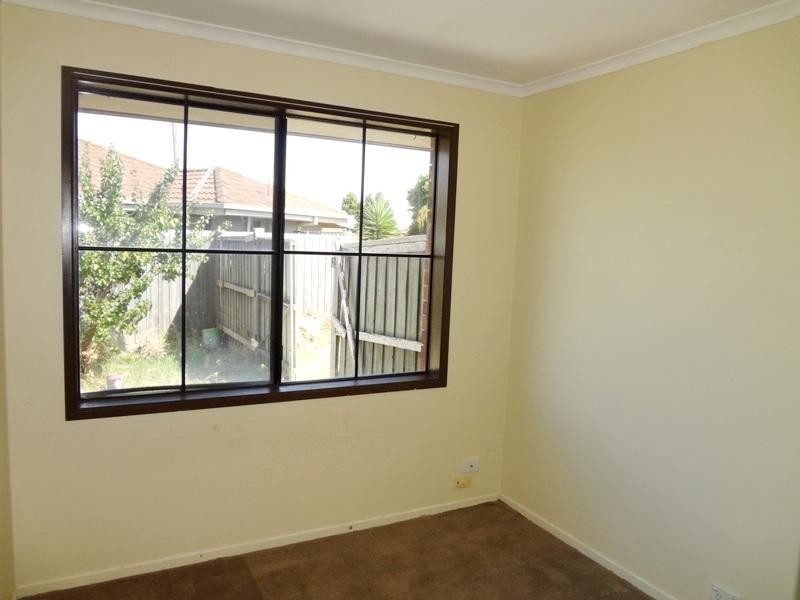 77 Banbury Crescent, Craigieburn VIC 3064