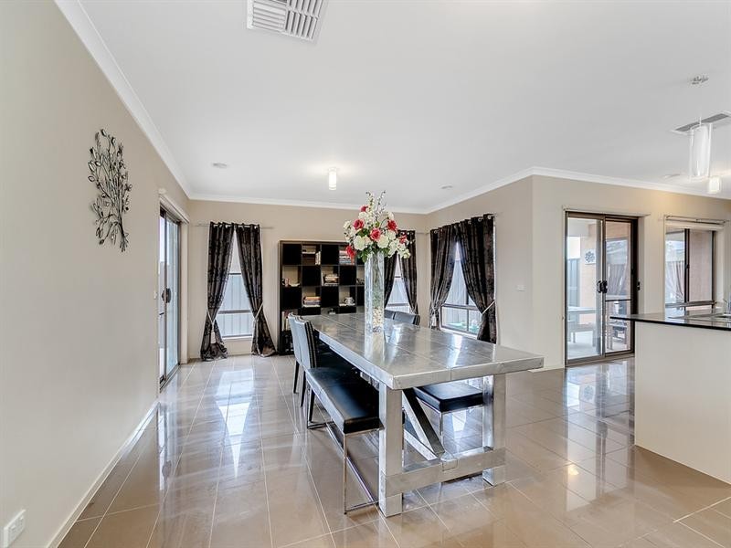 39 Kingscote Way, Epping VIC 3076