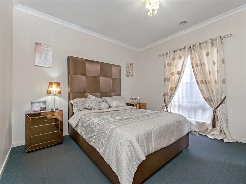 39 Kingscote Way, Epping VIC 3076