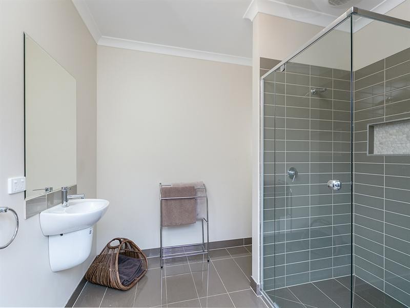 39 Kingscote Way, Epping VIC 3076