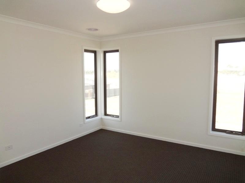 10 Weerona Parkway, Wollert VIC 3750