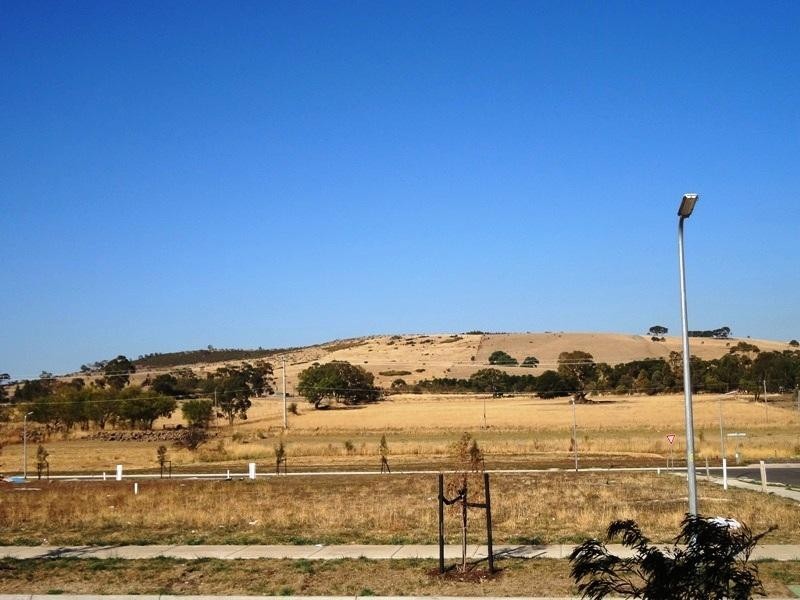 10 Weerona Parkway, Wollert VIC 3750