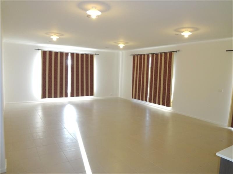 12 Lucindale Road, Wollert VIC 3750