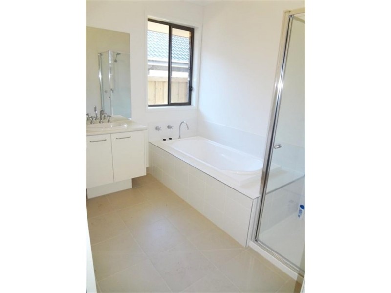 12 Lucindale Road, Wollert VIC 3750