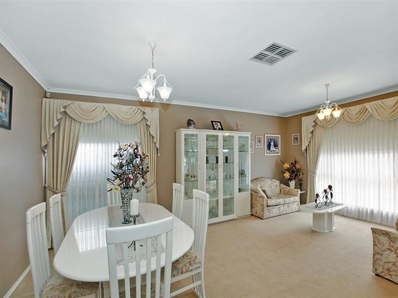 36 Dunlop Crescent, Mill Park VIC 3082