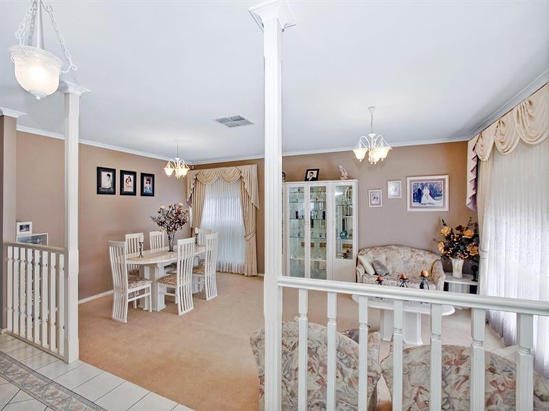 36 Dunlop Crescent, Mill Park VIC 3082