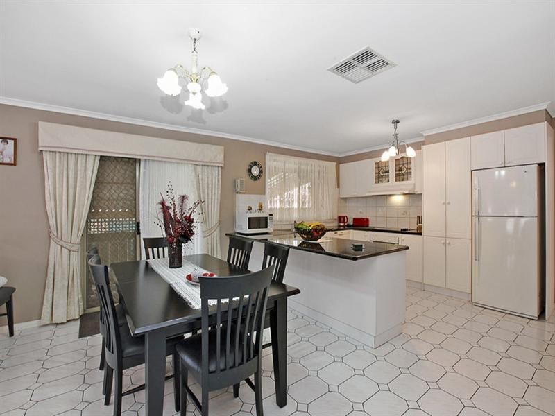 36 Dunlop Crescent, Mill Park VIC 3082