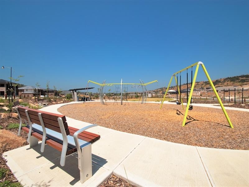 2 Palisades Boulevard, South Morang VIC 3752