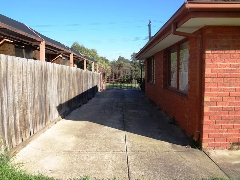 20 Meadow Glen Drive, Epping VIC 3076