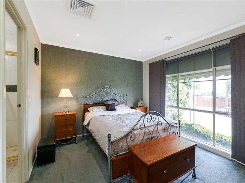 2 Callan Court, Mill Park VIC 3082