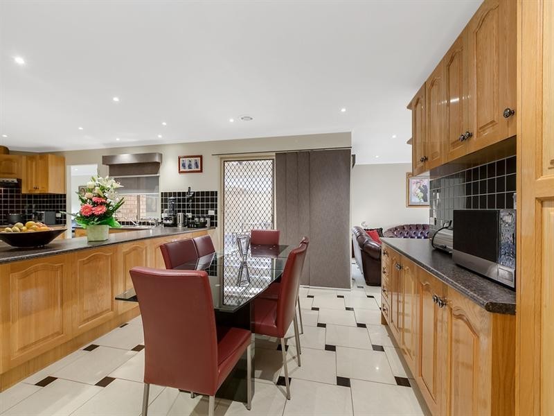 2 Callan Court, Mill Park VIC 3082