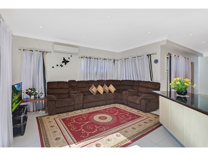 2/16 Elsey Road, Reservoir VIC 3073