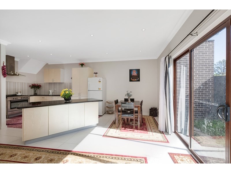 2/16 Elsey Road, Reservoir VIC 3073