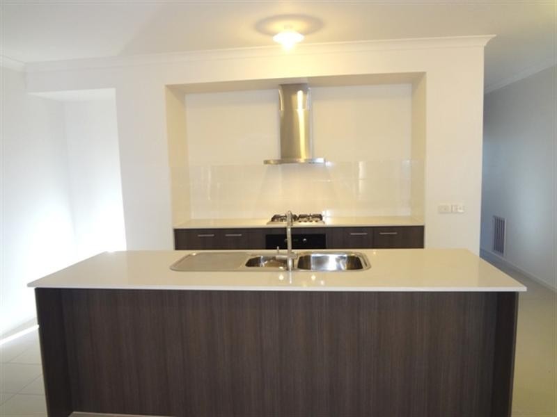 12 Lucindale Road, Wollert VIC 3750