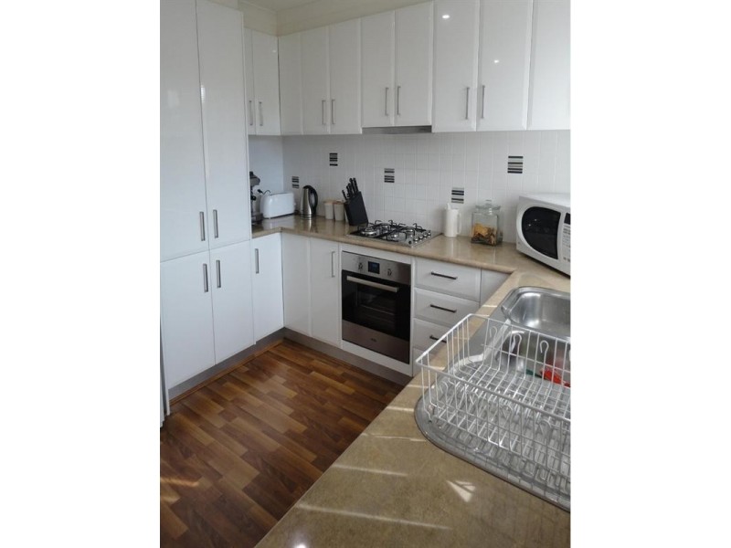 2/82 Curtin Avenue, Lalor VIC 3075