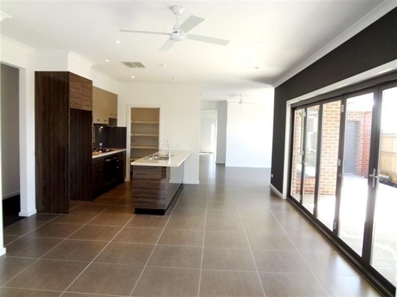 10 Efficient Street, Epping VIC 3076