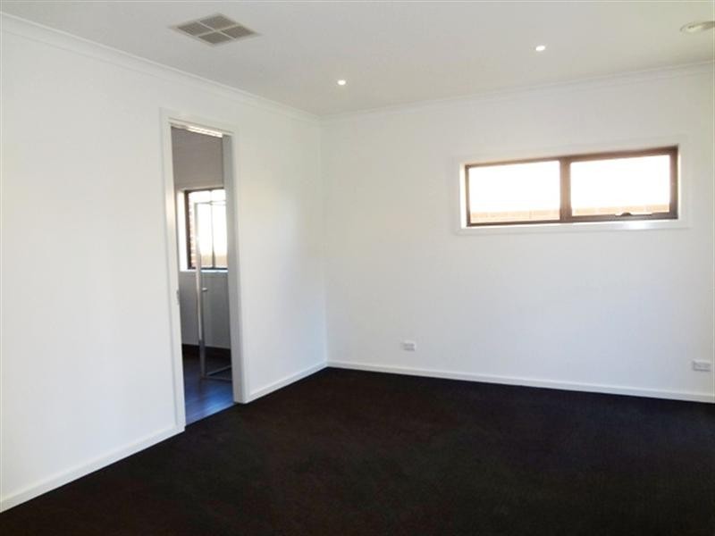 10 Efficient Street, Epping VIC 3076