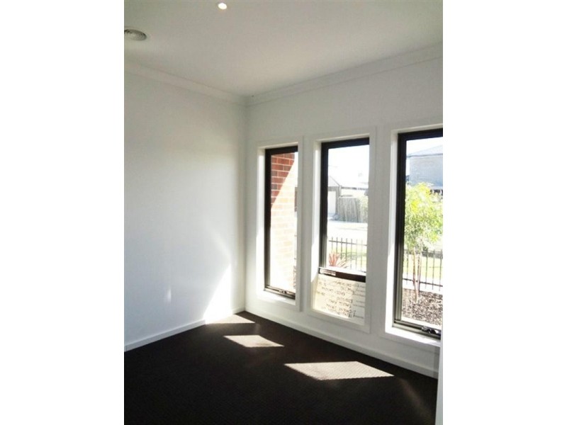 10 Efficient Street, Epping VIC 3076