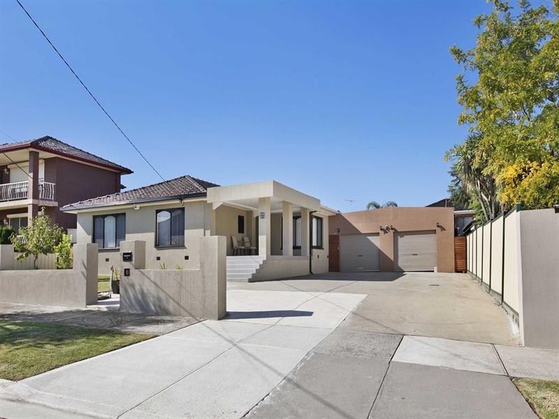12 Greenstone Court, Thomastown VIC 3074