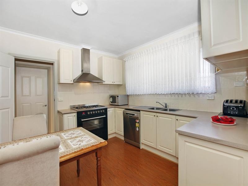 12 Greenstone Court, Thomastown VIC 3074