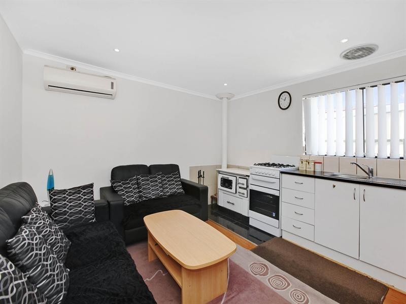 12 Greenstone Court, Thomastown VIC 3074