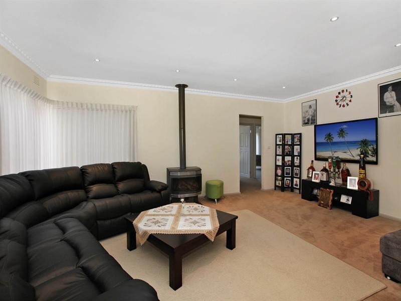 12 Greenstone Court, Thomastown VIC 3074