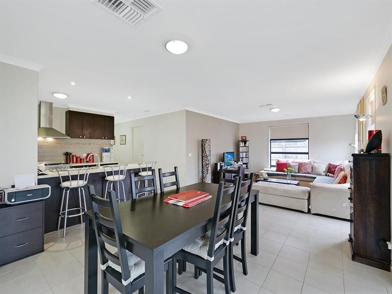 8 Escape Drive, Doreen VIC 3754