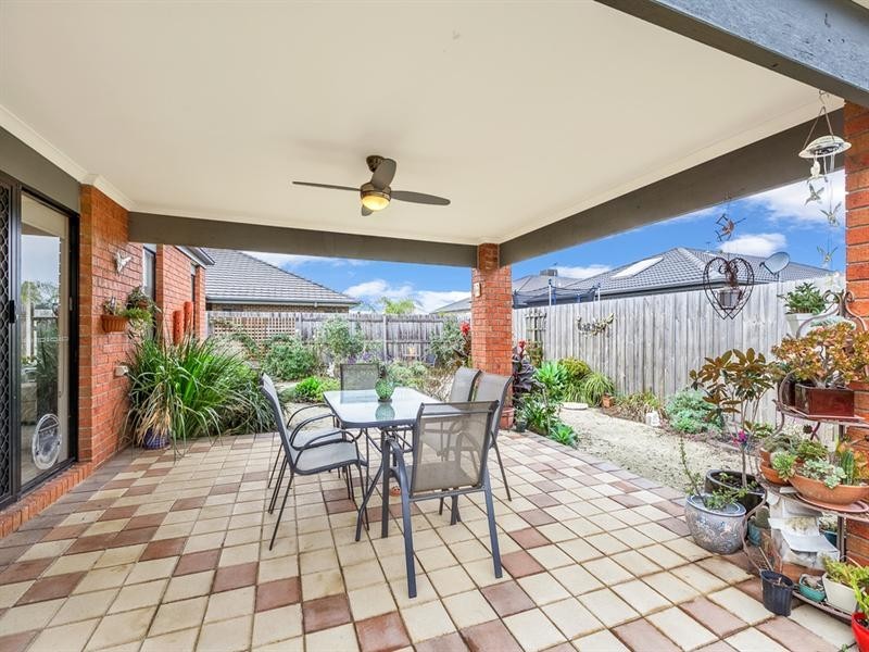 8 Escape Drive, Doreen VIC 3754