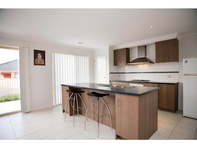11 Shaftesbury Drive, Epping VIC 3076