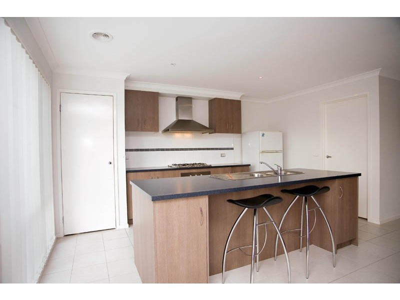 11 Shaftesbury Drive, Epping VIC 3076