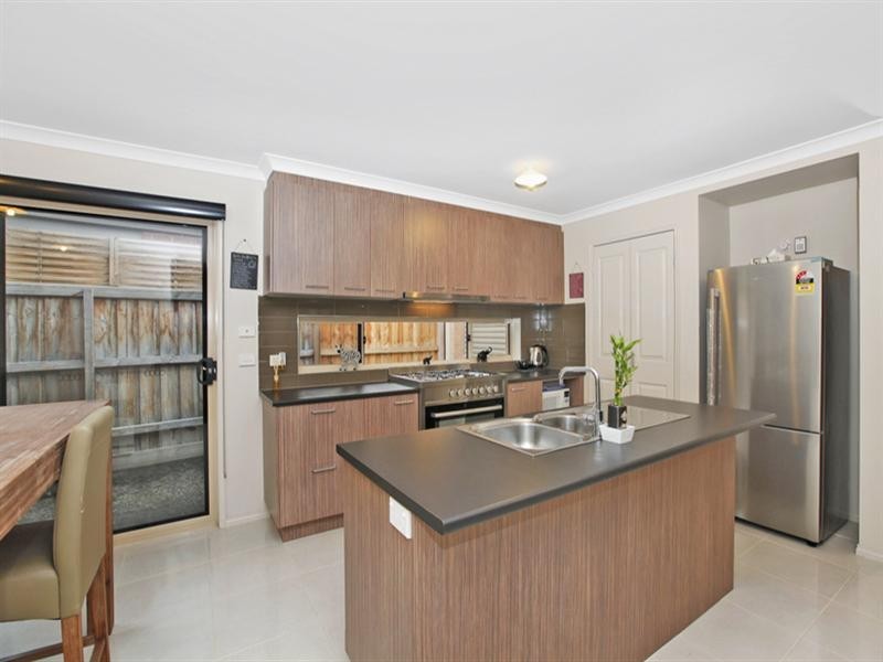 6 Cotswold Way, Mernda VIC 3754