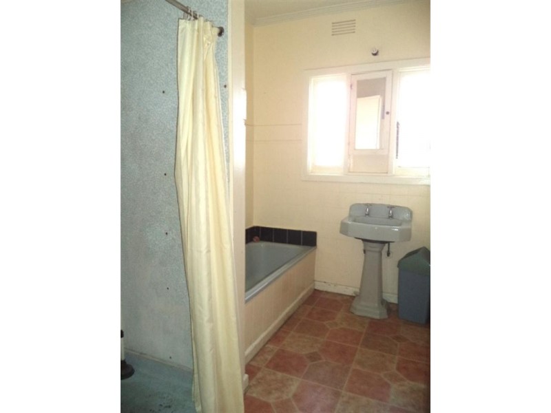 108 Cheddar Road, Reservoir VIC 3073