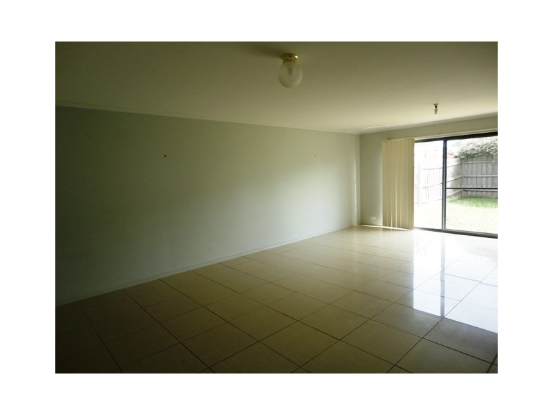 24 Paroo Avenue, Roxburgh Park VIC 3064