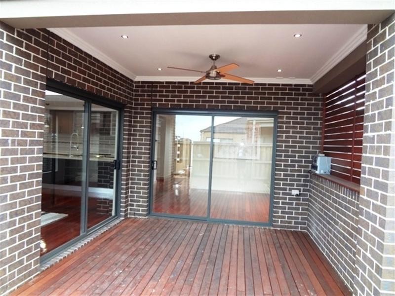 33 Wuchatsch Avenue, Epping VIC 3076