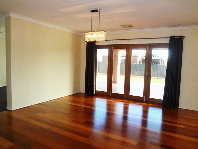 13 Mernda Village Drive, Mernda VIC 3754