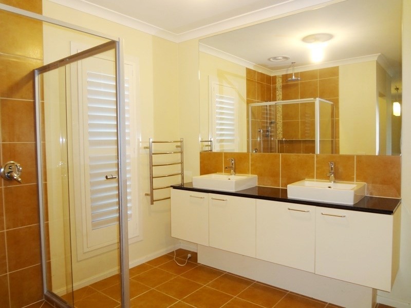 13 Mernda Village Drive, Mernda VIC 3754