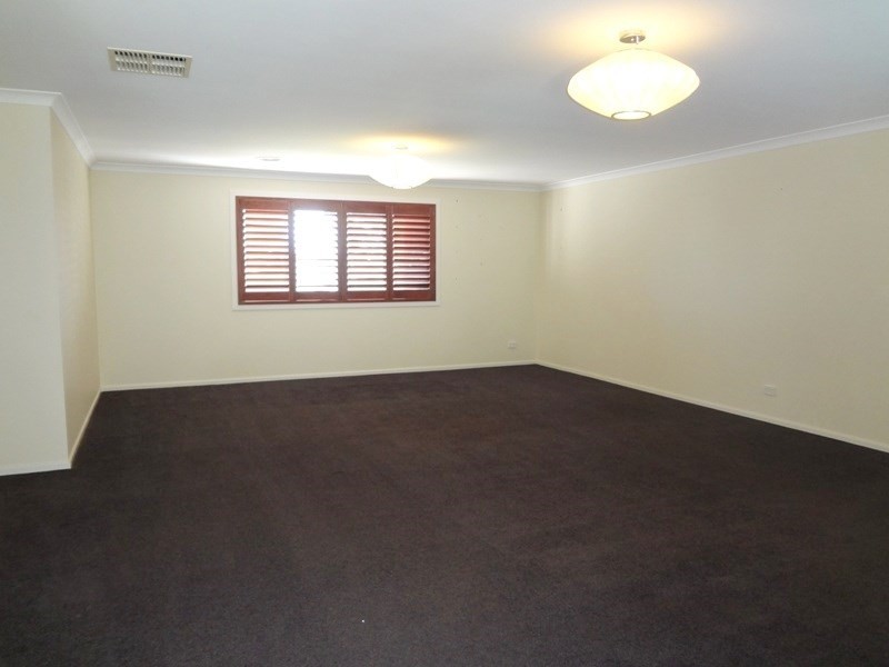 13 Mernda Village Drive, Mernda VIC 3754