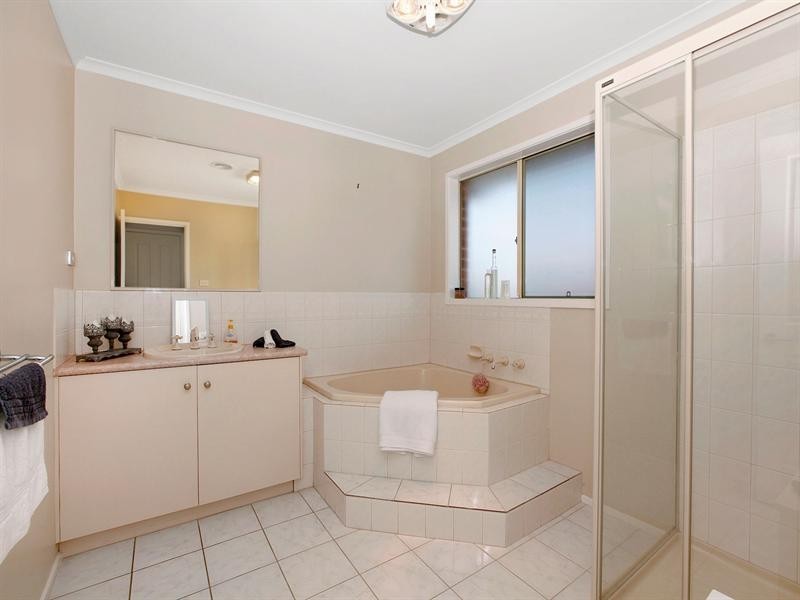 3 Eucalypt Drive, Mill Park VIC 3082