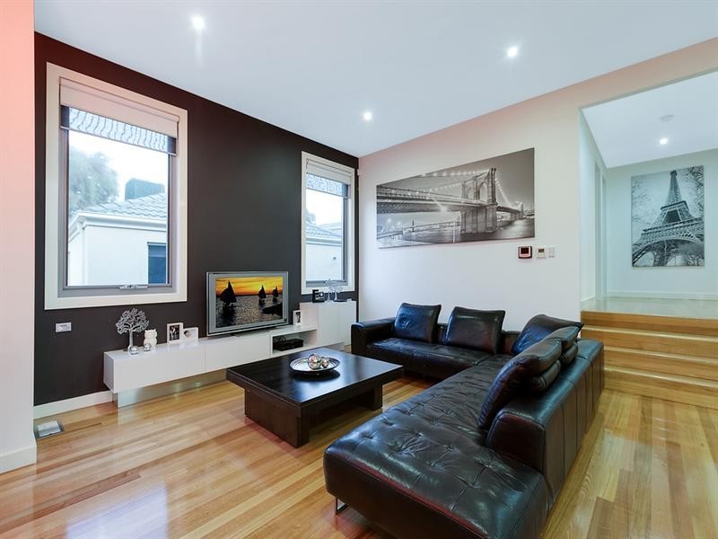 19 Alain Avenue, South Morang VIC 3752